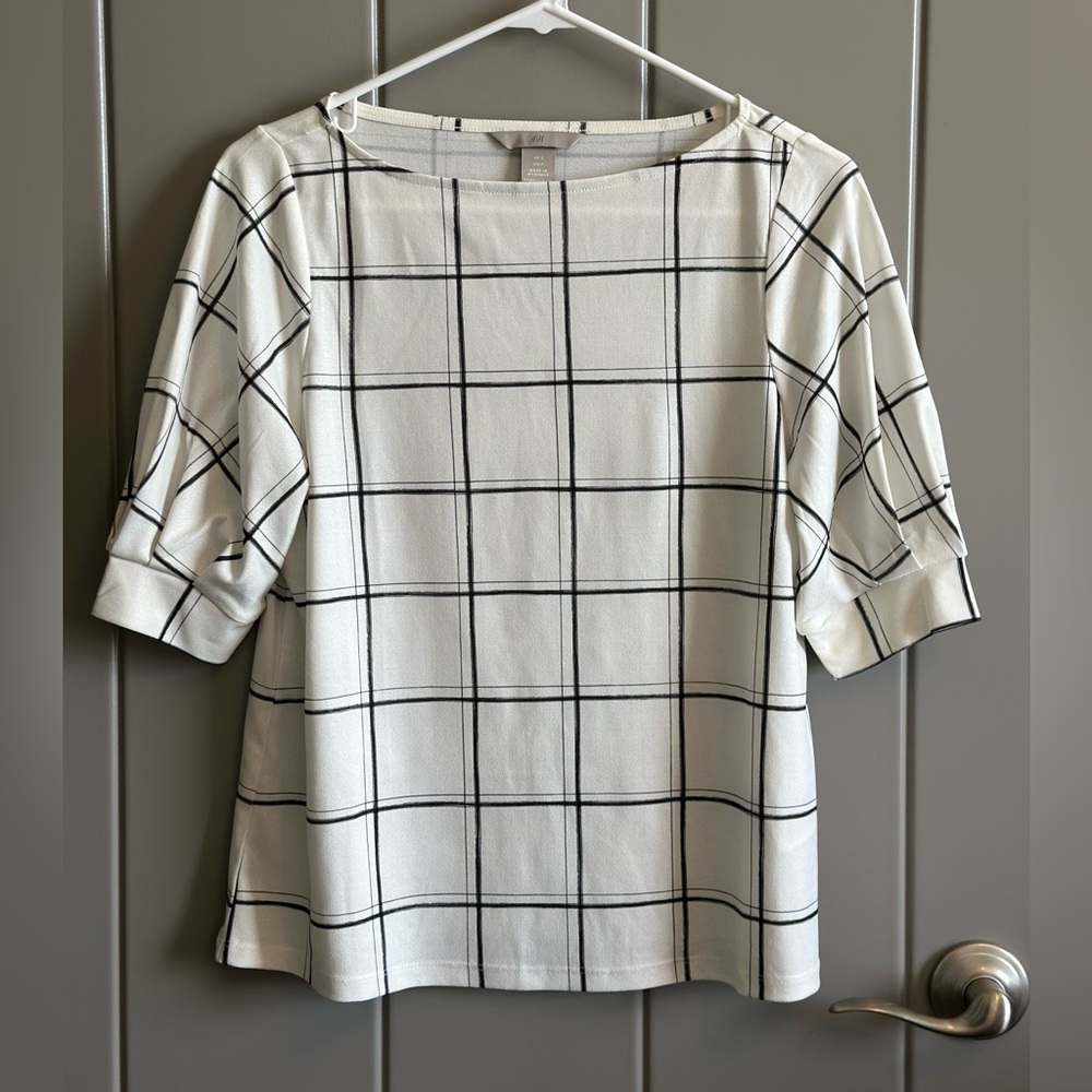 Women's White and Black Checkered Top